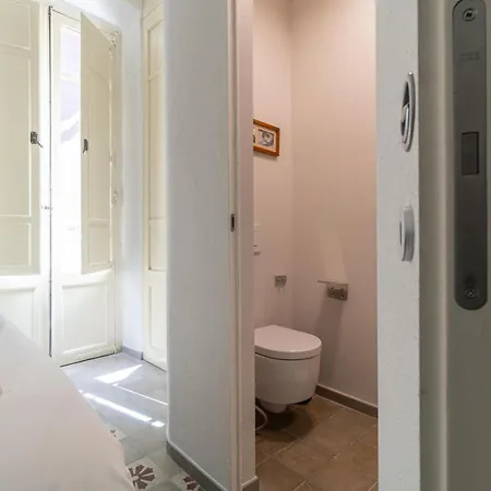Madhaus Δωμάτια σε οικογενειακή κατοικία Κάλιαρι
